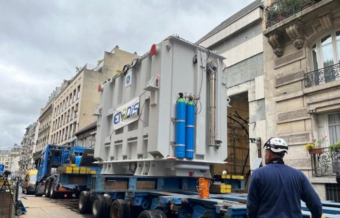 what is this enormous 70-ton machine installed in the 18th arrondissement by Enedis?