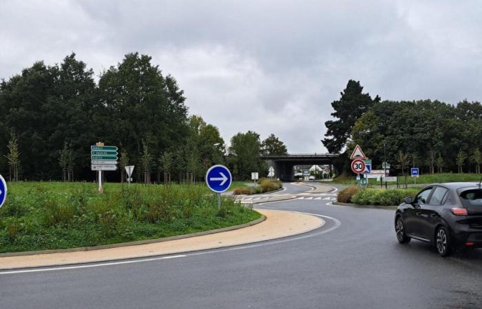 On this busy Loire-Atlantique road, a 10 km cycle path is taking shape