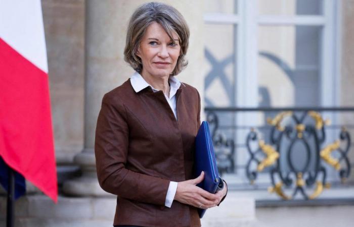 first steps and first hiccups for the new minister Anne Genetet