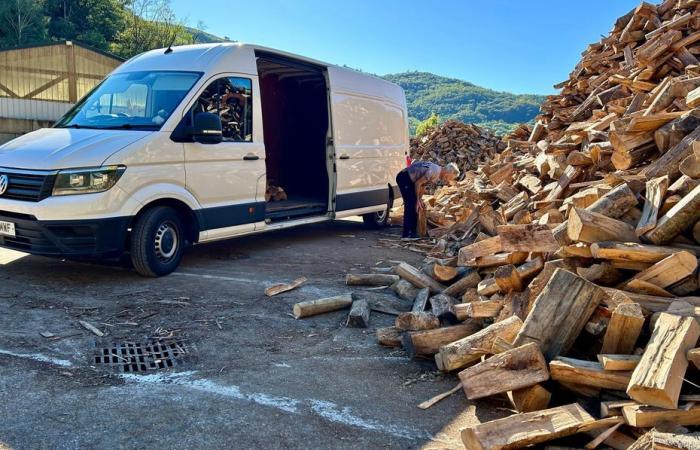 “It’s cheaper in addition to gas heating” with the drop in temperatures, there’s a rush for firewood