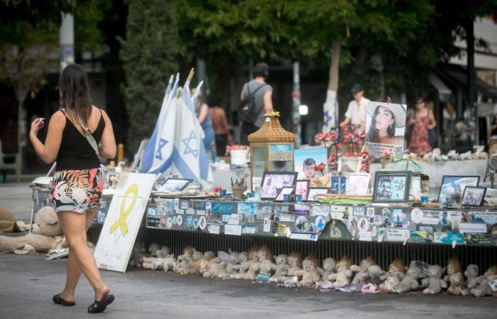 The commemoration of October 7, organized by families, limited to 2,000 people