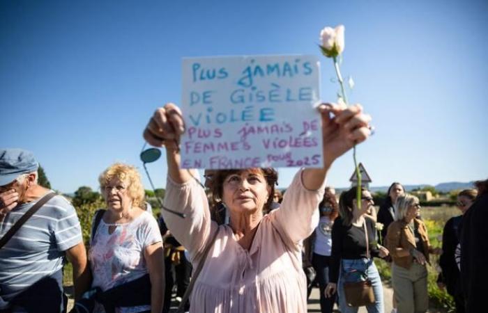 several hundred people at the silent march in support of Gisèle Pelicot