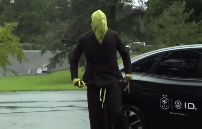 Konaté arrives masked at Clairefontaine and revives these rumors about the masked rapper