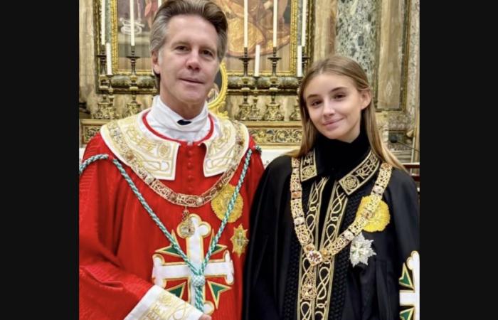 Vittoria of Savoy majestic as a worthy heiress, the daughter of Clotilde Courau with her father Emmanuel-Philibert for a great first