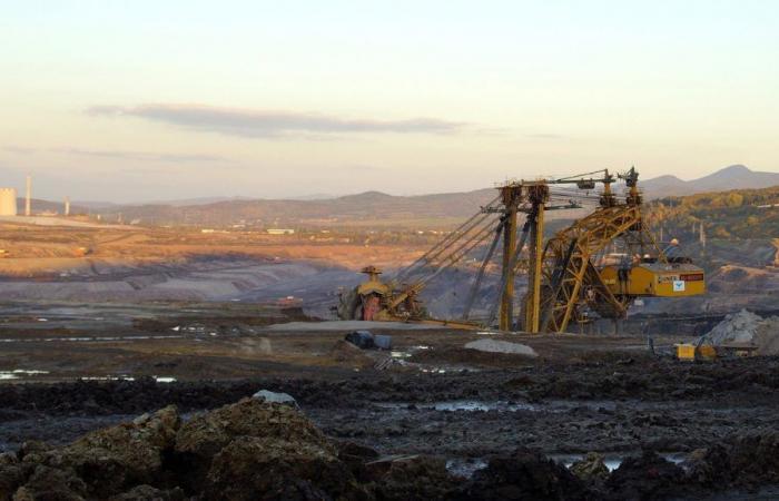 Burkina Faso revokes mining permits