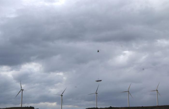 [Vidéo] While his house in Aude is difficult to access, he has his swimming pool delivered by helicopter