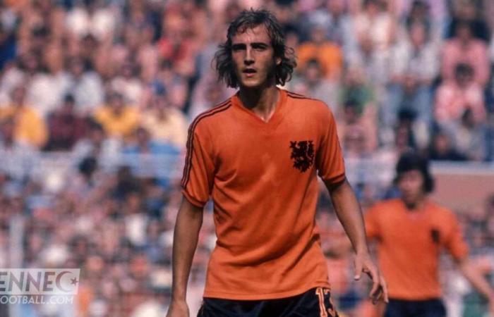 Left to work in Algeria, the Neeskens legend dies there