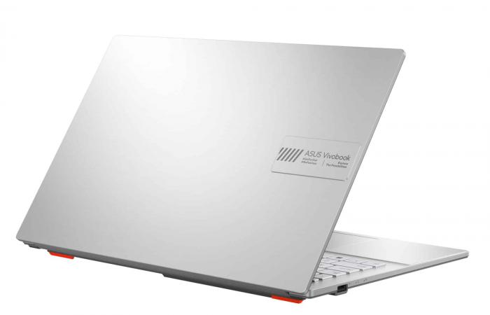 Promo €449 Asus VivoBook Go 15 S1504FA-BQ805W, inexpensive 15″ silver thin and light AMD Ryzen 5 laptop with 512 GB SSD, backlit keyboard, biometrics + backpack