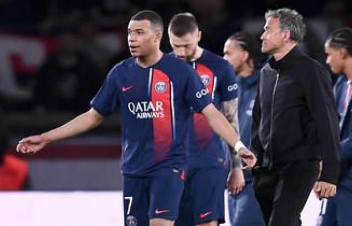 Luis Enrique’s enormous anger in the locker room during a Champions League match (video)