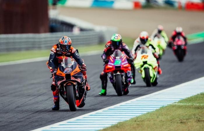 Brad Binder’s “complicated race” against the Ducatis