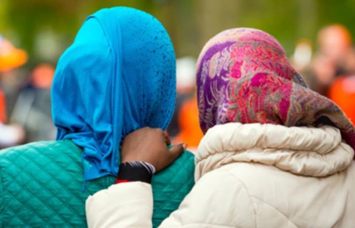 Moustapha Guirassy publishes a decree on the wearing of the veil and the cross in Senegalese schools