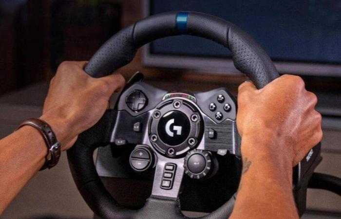 the Logitech steering wheel finally at a preferential price at Amazon