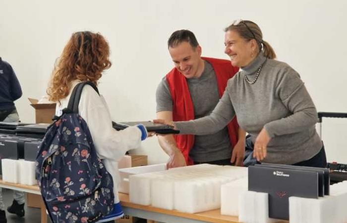 Seine-et-Marne: The Ile-de-France Region distributes computers to high school students to start the year off on the right foot!