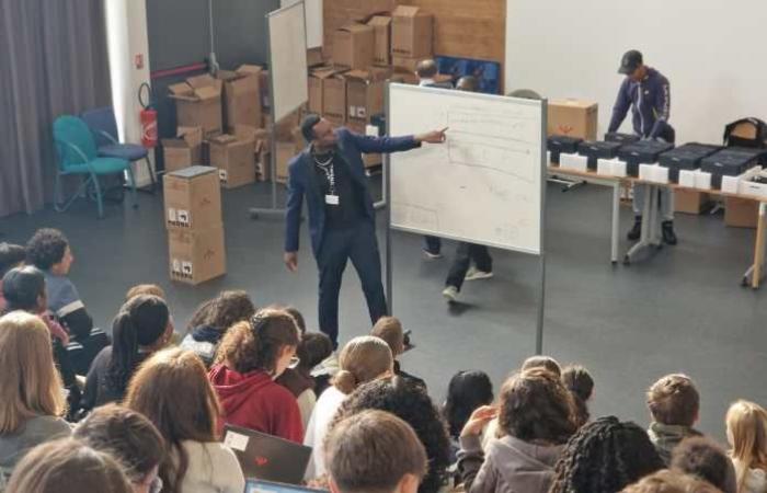 Seine-et-Marne: The Ile-de-France Region distributes computers to high school students to start the year off on the right foot!