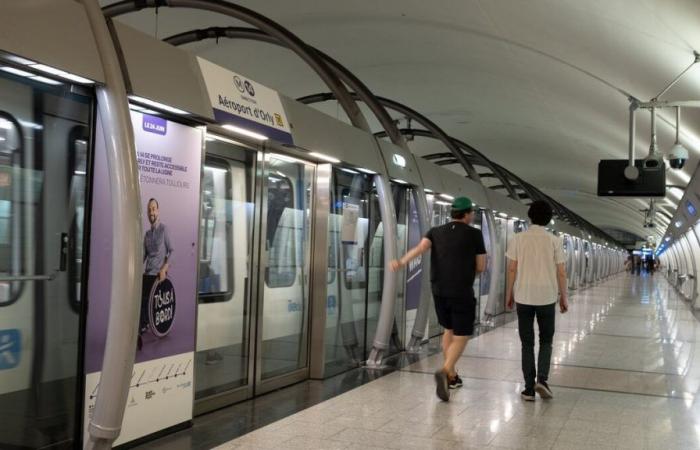 Paris: metro station on line 14 Porte de Clichy completely flooded Monday evening