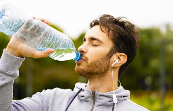 This mistake that everyone makes with their water bottle is very dangerous for your health