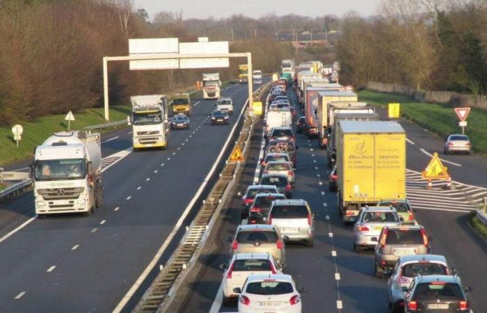 An accident on the Caen ring road causes major traffic jams Tuesday morning, one lane is cut