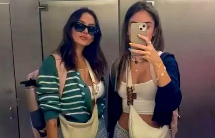 Two friends thrown from a plane because they wore crop tops