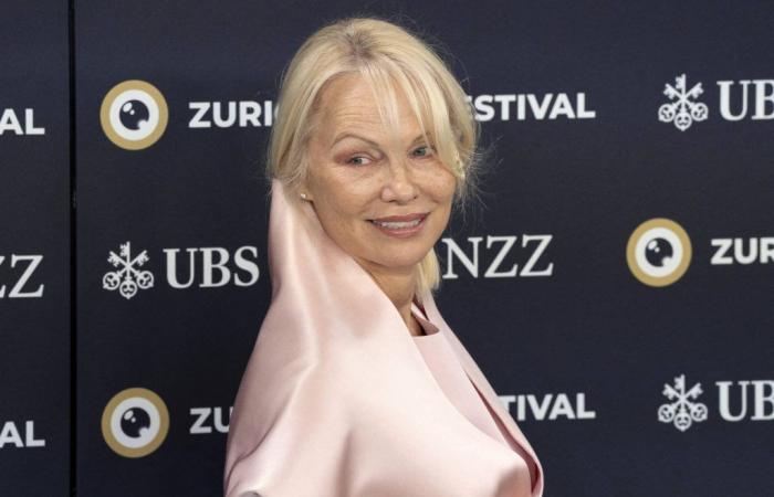 Pamela Anderson lifts the veil on her depression “for around twenty years”