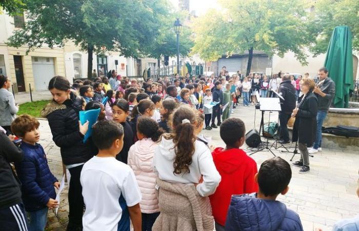 Pamiers: a statue of Paul Toupet on Place Tournier, the first step in a cultural itinerary in the old center