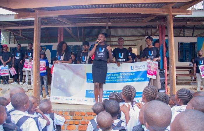 Kindu: Young UNICEF reporters raise awareness among students about M-pox