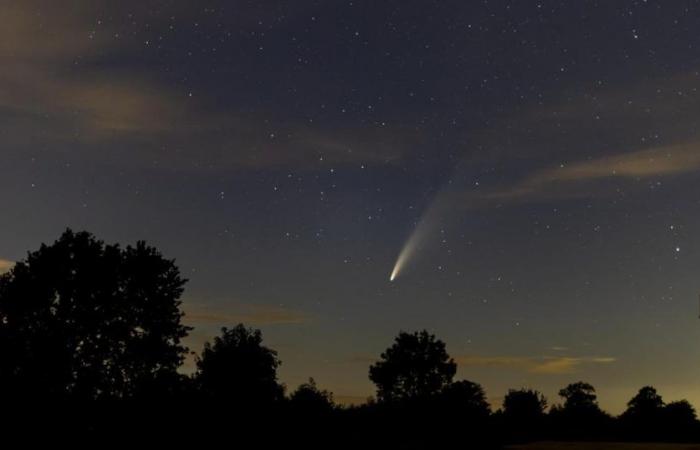 A comet visible to the naked eye in the Belgian sky between October 11 and 12