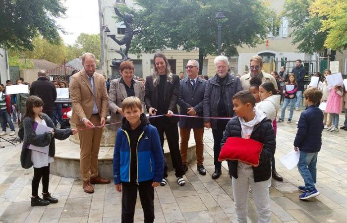 Pamiers: a statue of Paul Toupet on Place Tournier, the first step in a cultural itinerary in the old center