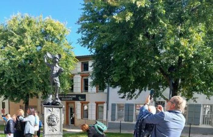 Pamiers: a statue of Paul Toupet on Place Tournier, the first step in a cultural itinerary in the old center