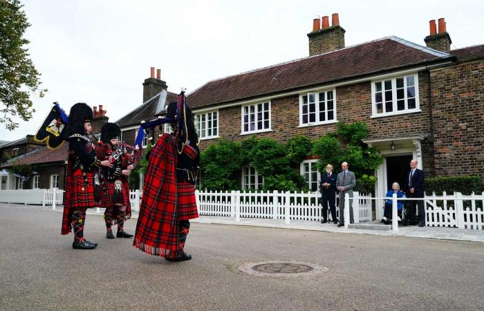 Surprise appearance Duke of Kent with his wife to celebrate his 89th birthday to the sound of bagpipes with Lord Nicholas Windsor and Prince Michael