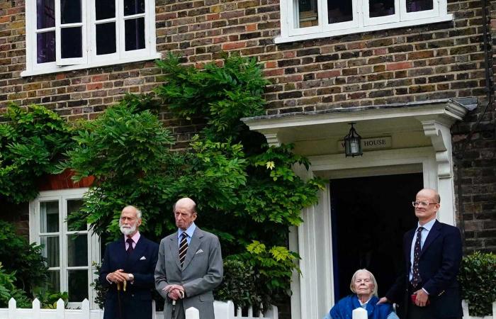 Surprise appearance Duke of Kent with his wife to celebrate his 89th birthday to the sound of bagpipes with Lord Nicholas Windsor and Prince Michael