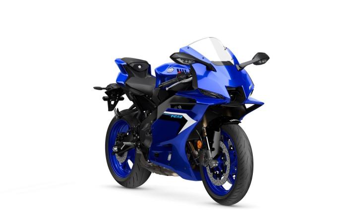 New – Yamaha introduces the R9, its “replacement” for the track and the road