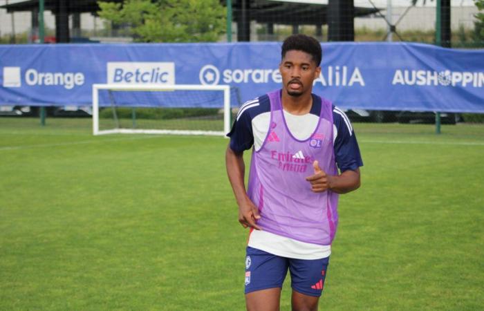 Abner (OL) will make his debut for Brazil against Chile