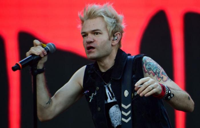 band singer Deryck Whibley accuses his former manager of sexual assault