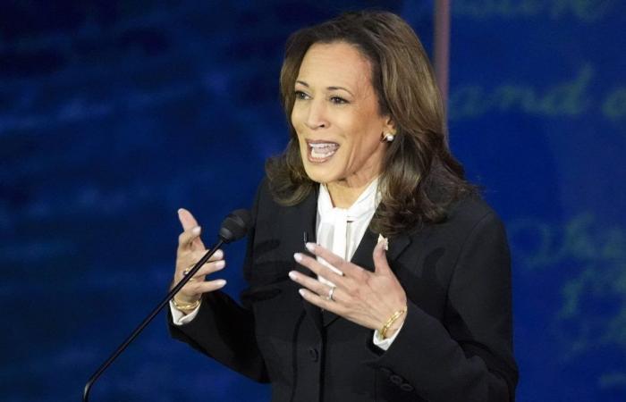 Trump allegedly sent Putin screening tests in the middle of a pandemic, Kamala Harris takes him down