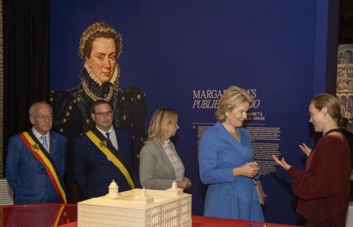 Mathilde of Belgium charmed by discovering an exhibition dedicated to Marguerite of Parma