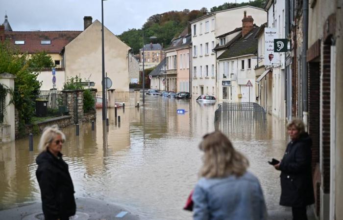 Epernon under water following the Kirk depression: cows evacuated, businesses closed…