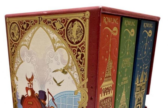 A new pop-up book at Gallimard: magical creatures