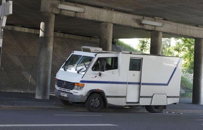 Kalashnikov robbery of a cash-in-transit van in Grenoble, the suspects on the run