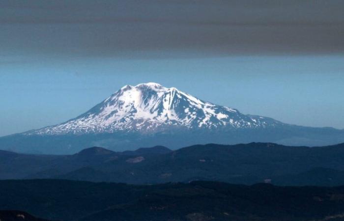 Scientists deploy new sensors at Mt. Adams amid unusual earthquake activity