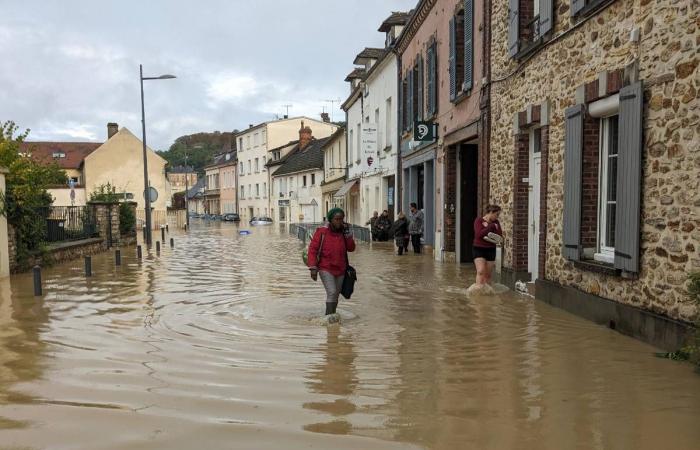 Epernon under water following the Kirk depression: cows evacuated, businesses closed…