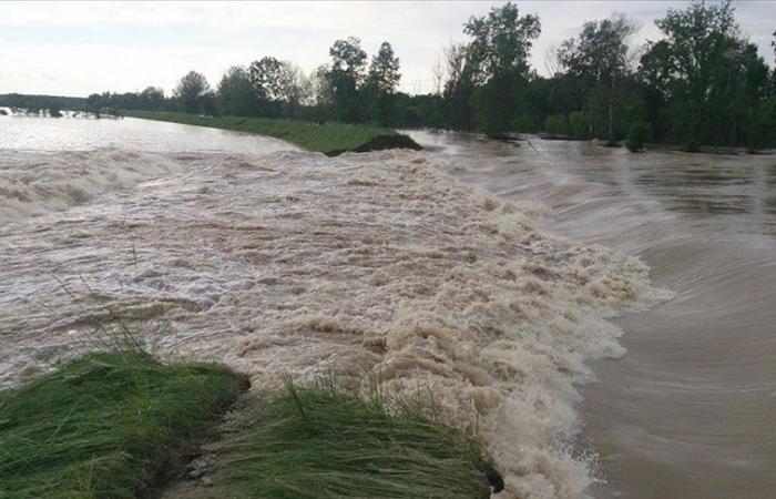 A Motorist Trapped by Floods in Loire-Atlantique