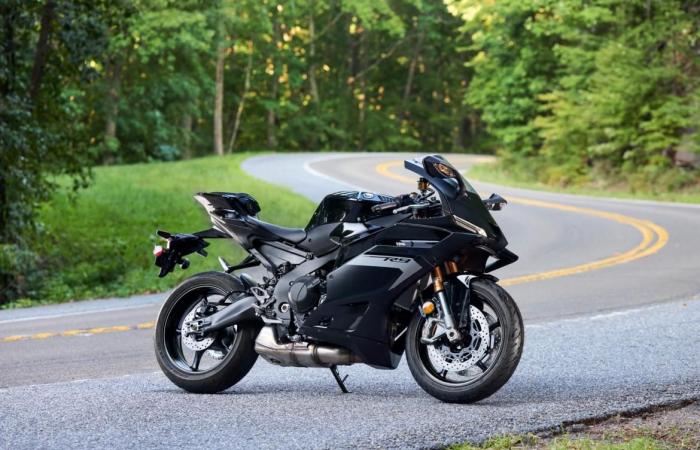 119 horsepower, fully adjustable KYB suspension, aerodynamic kit! 2025 Yamaha YZF-R9 priced at NT$402,000 goes on sale overseas | SUPERMOTO8