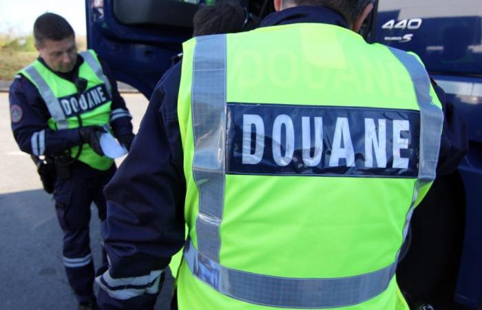 Massive drug seizure, 130 kg of cocaine discovered in a truck at a toll booth in Yvelines