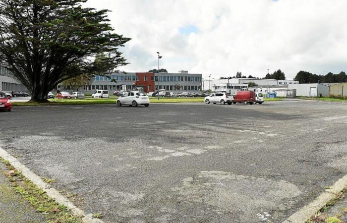 In this Lannion car park, trucks will be able to fill up with gas in June 2025