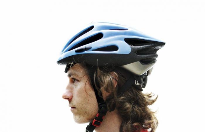 Bicycle helmets under close surveillance