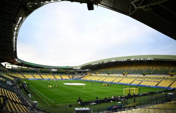 The Canaries host PSG at La Beaujoire in the Arkema Premier League