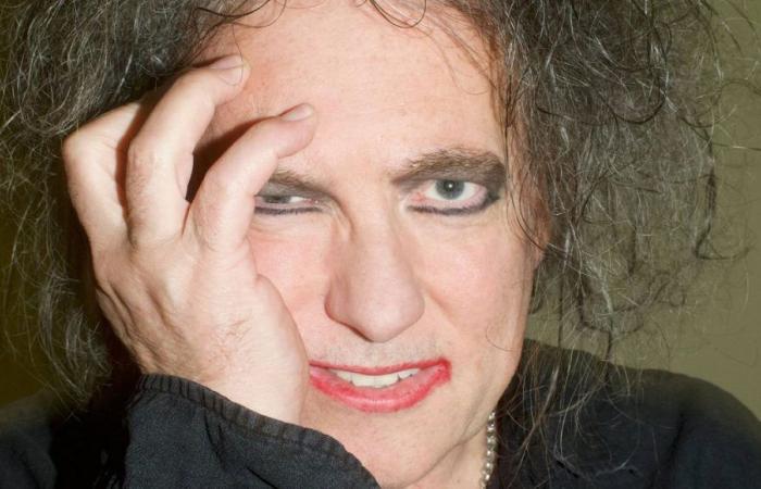 The Cure releases “A Fragile Thing”, sumptuous new track