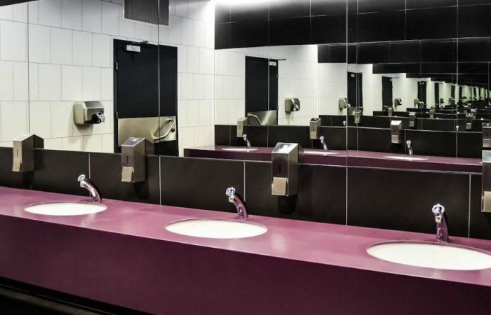 Being badged for bathroom breaks: it’s legal but discriminatory