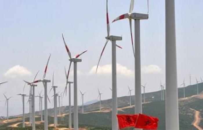 the Jbel Lahdid wind farm (270 MW) comes into service