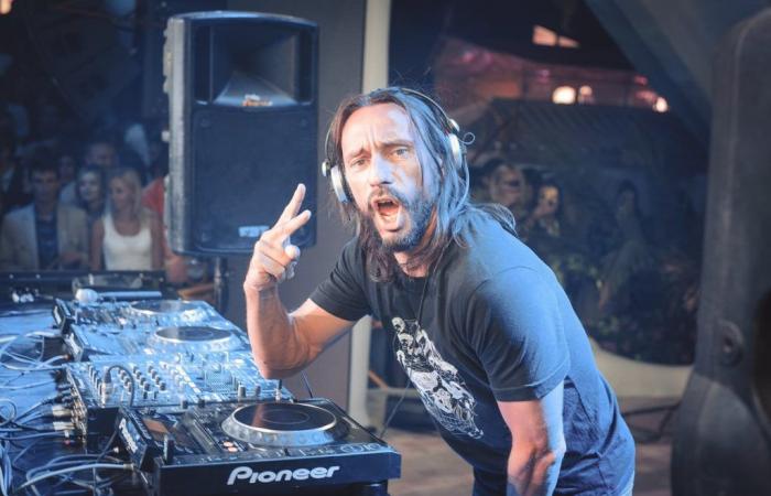 Bob Sinclar’s song in the credits, he cries “scam”